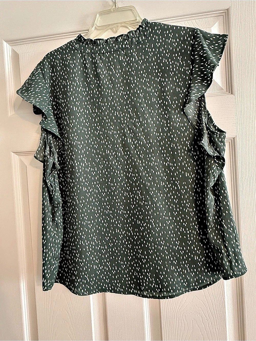 Liz Claiborne Ruffle Sleeve Blouse Green & White XL Like New